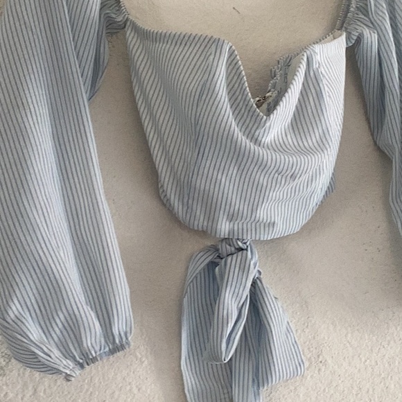 SUPERDOWN *Maya Off Shoulder L/S Crop Blue Stripe Blouse Size Small - Picture 5 of 8